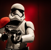 action figure de um storm trooper