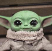 action figure do baby yoda